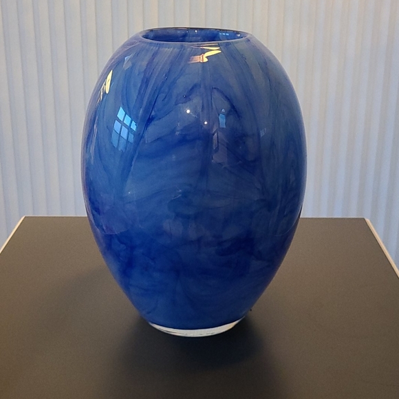 Blue Swirl Glass Vase - Picture 1 of 3